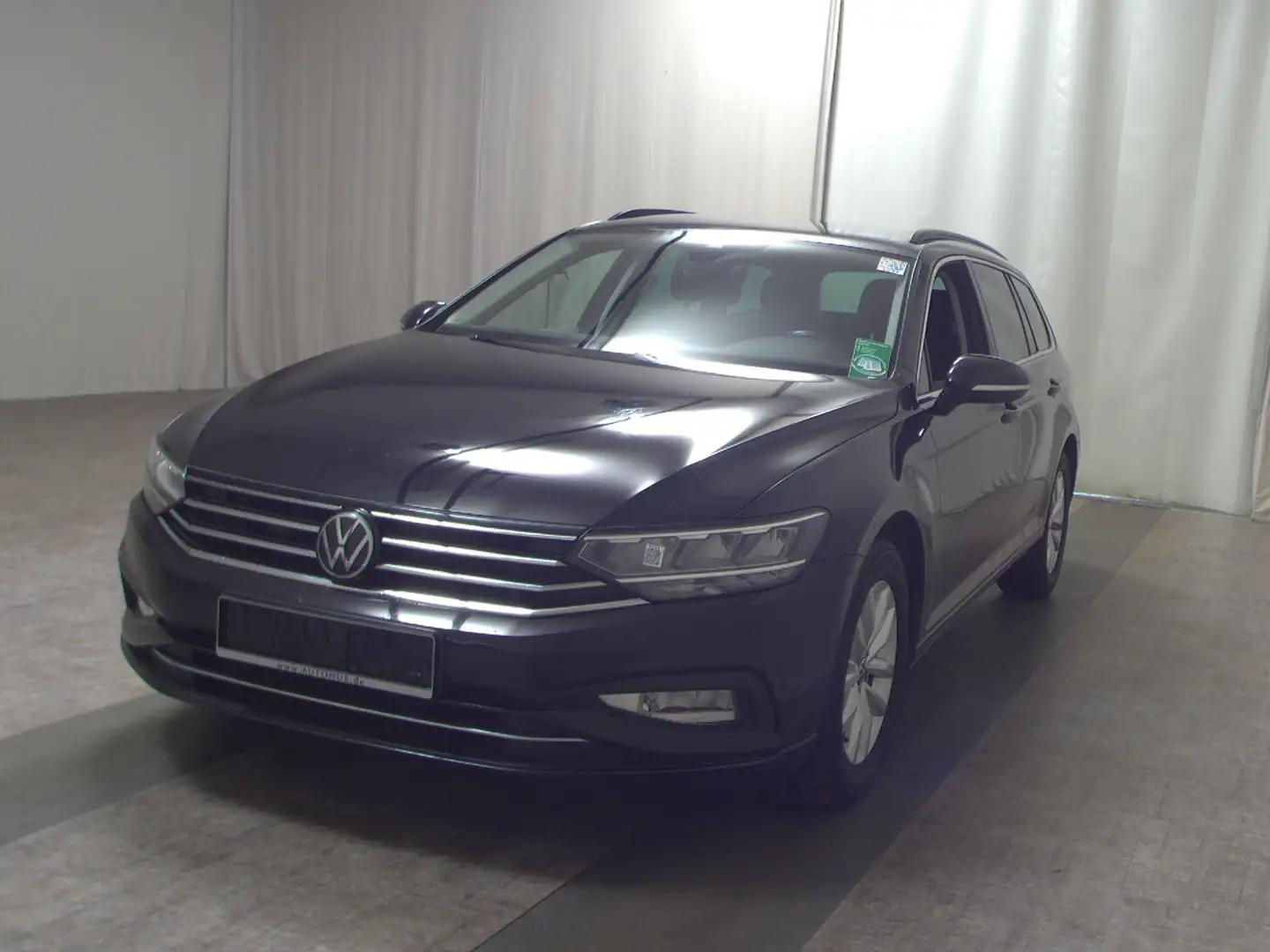 Volkswagen Passat Var. 1.5 TSI Business Navi LED RFK ACC Schwarz - 2