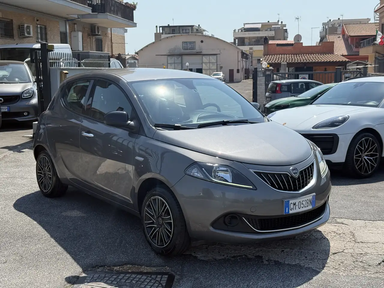 Lancia Ypsilon 2022 — фото 8
