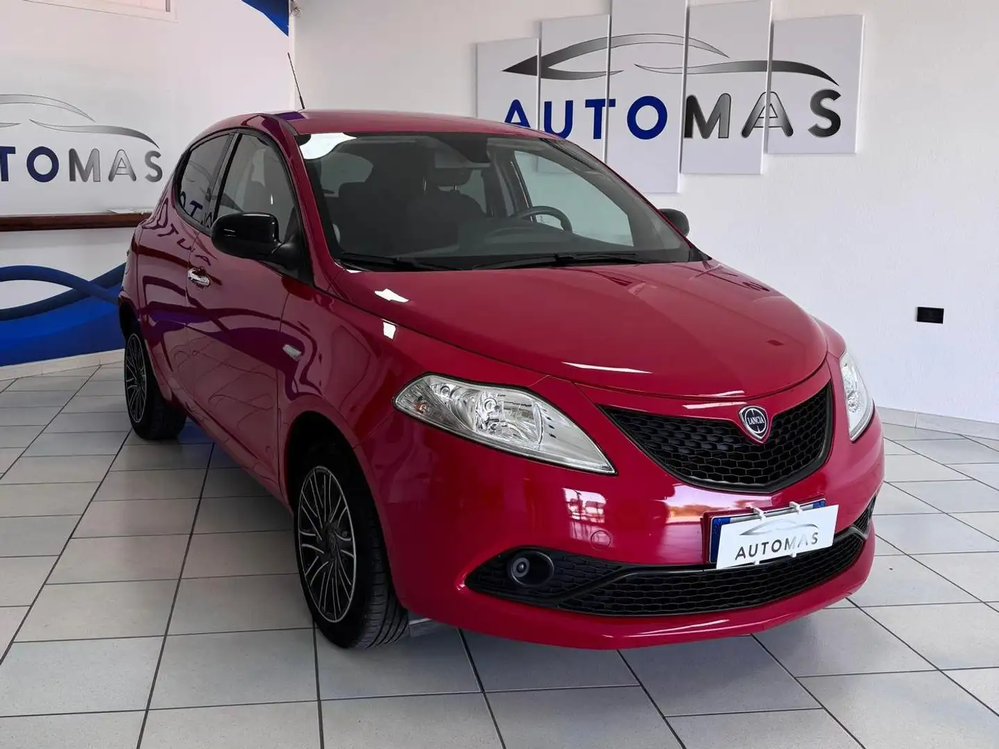 Lancia Ypsilon 1.2 69CV GOLD Rosso - 1