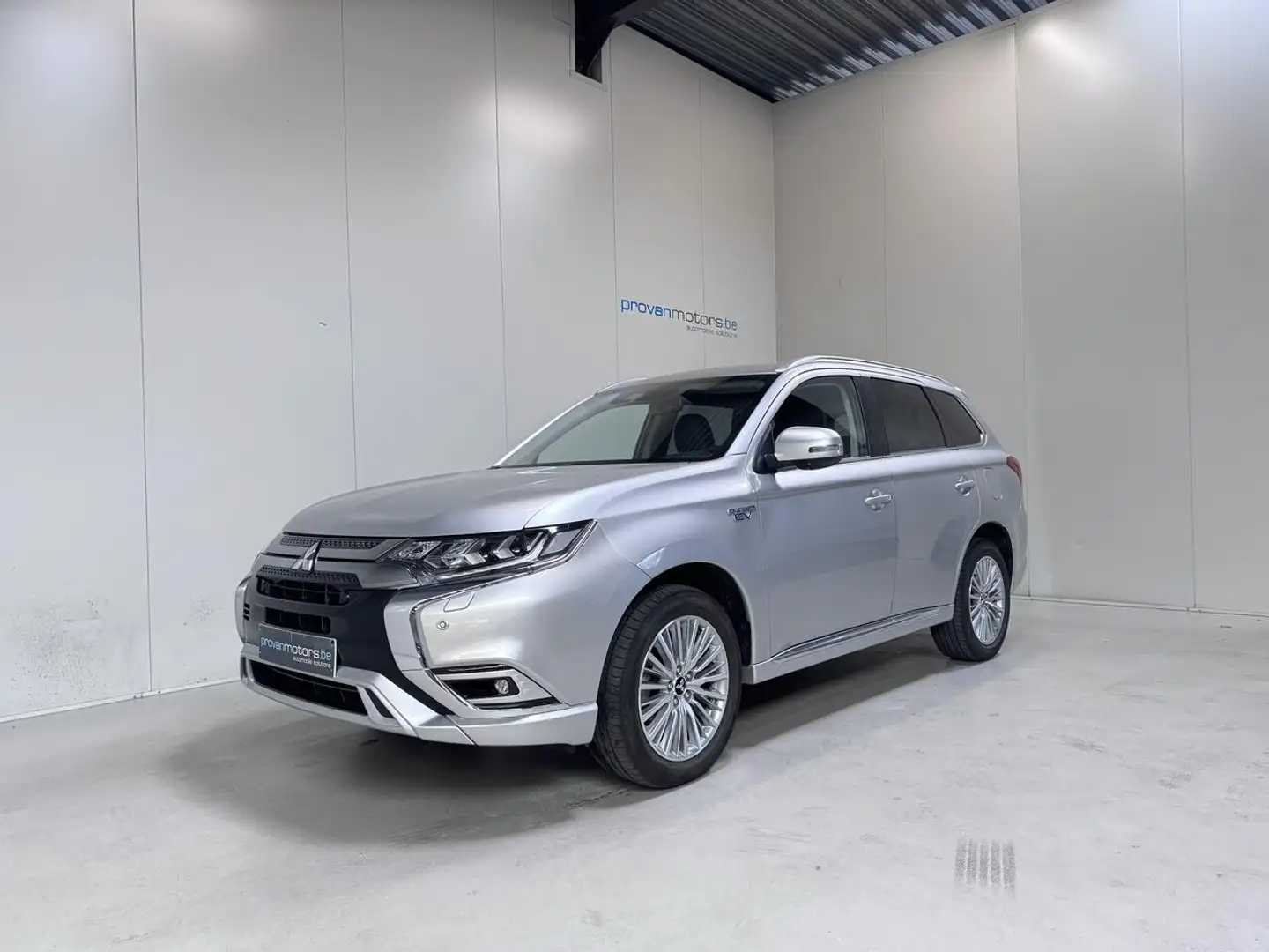 Mitsubishi Outlander 2.4 PHEV AWD Hybrid - Apple CarPlay - Topstaat! Grijs - 1