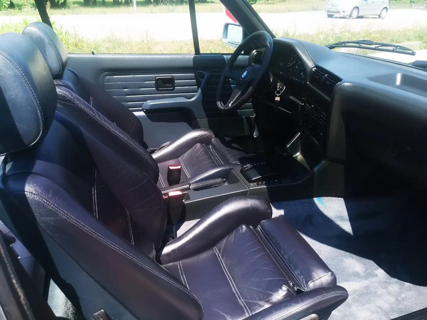 BMW 325 325i Automatic  completly restored oldtimer - 2