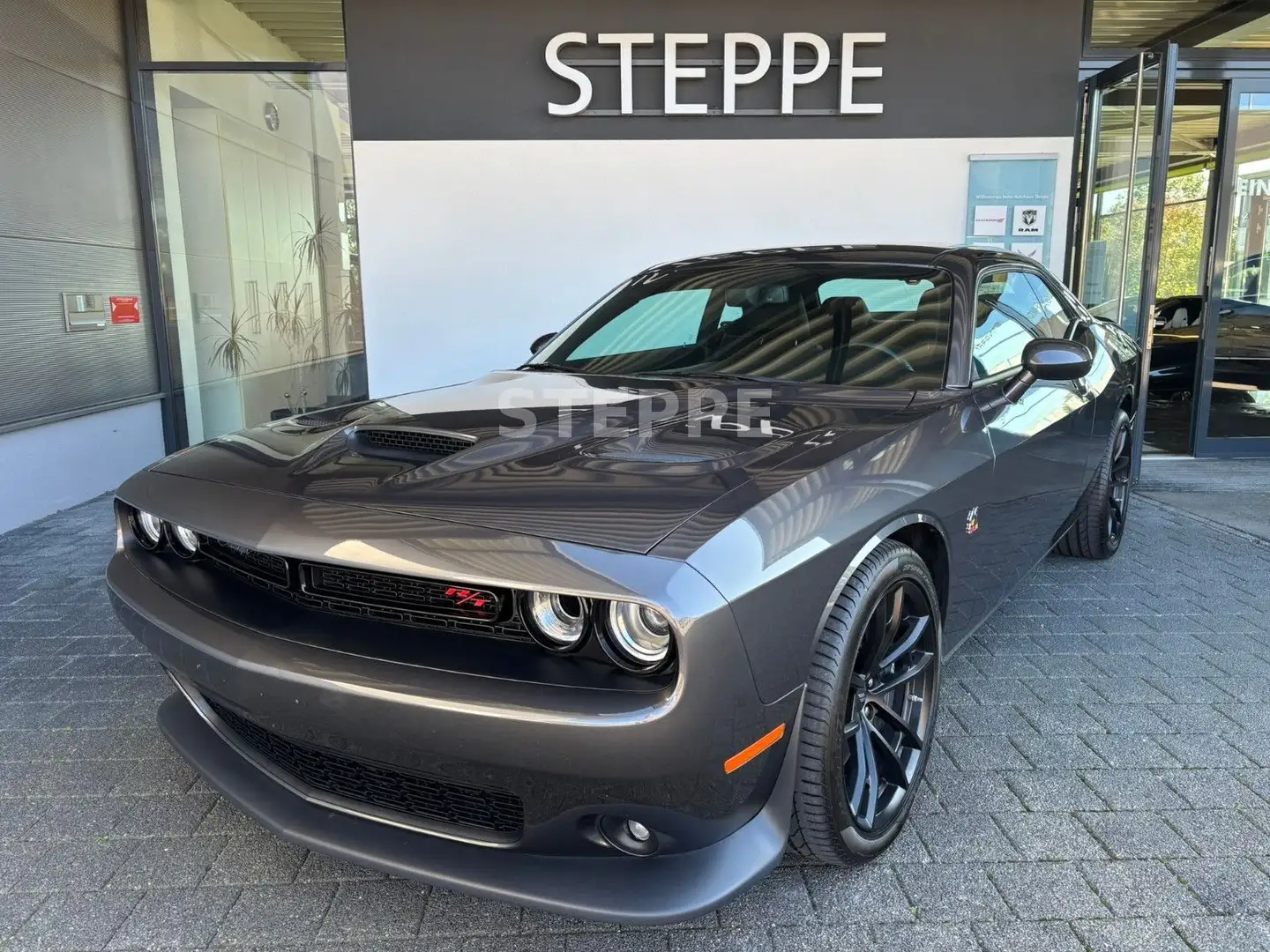 Dodge Challenger R/T Scat Pack 6,4 V8 unfallfrei-1Hd. Grau - 1