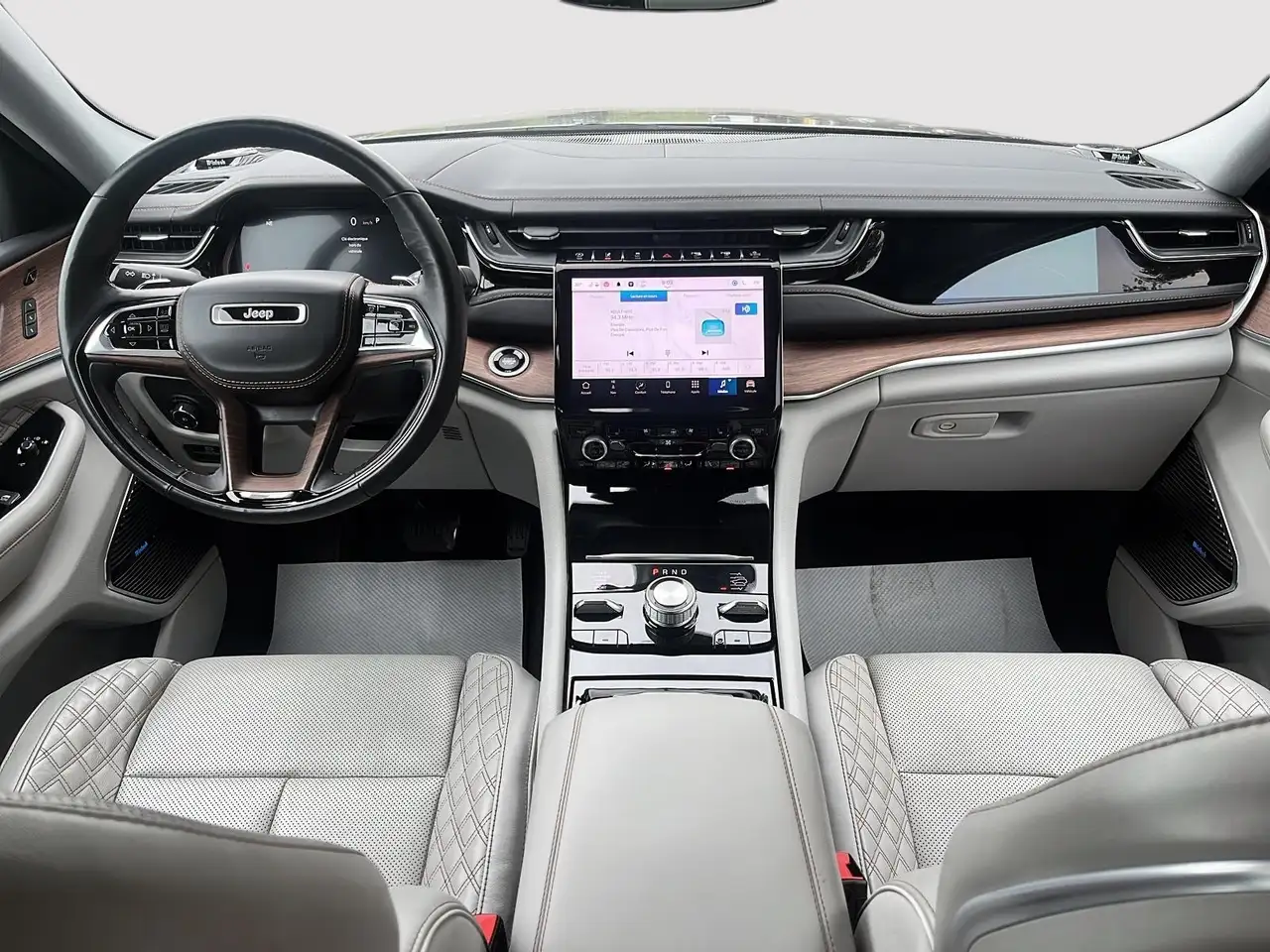 Jeep Grand Cherokee снимка Jeep Grand Cherokee
