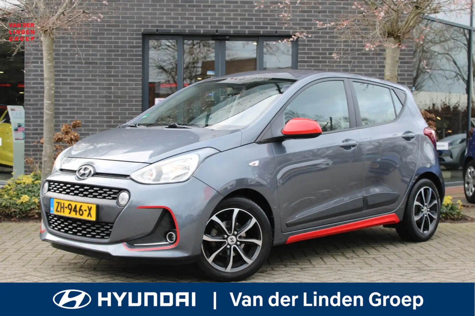 Hyundai i10 1.0i Redline! Navi/Cruise/Pdc/Bluet/Carplay/15" "R Gris - 1