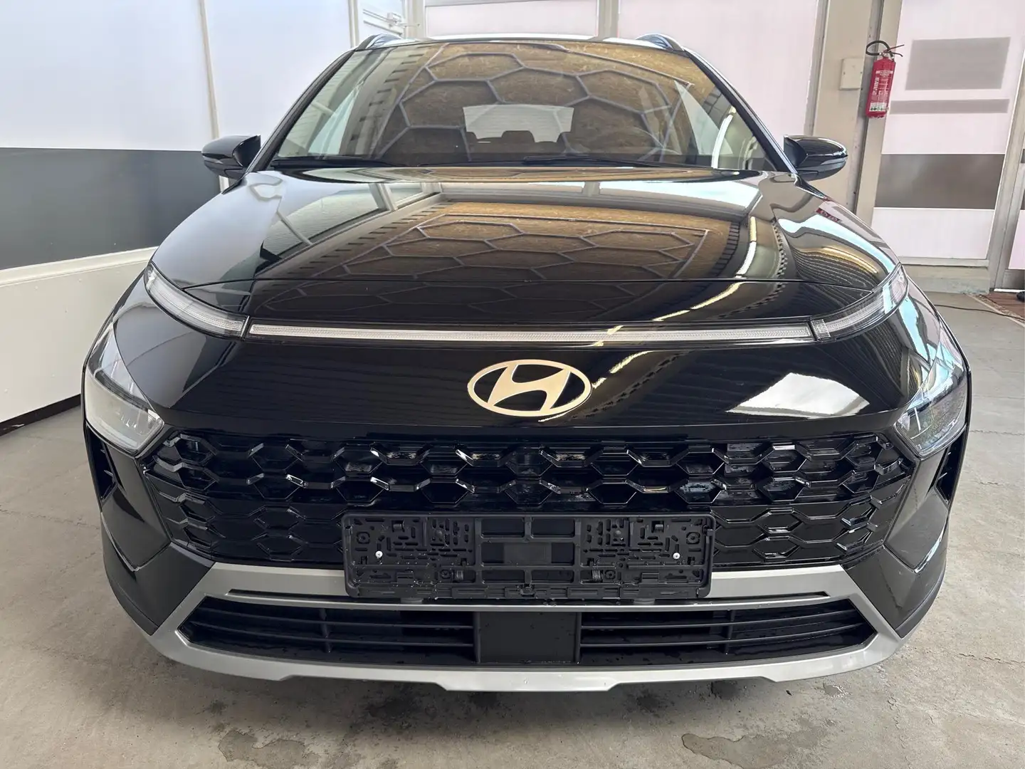 Hyundai BAYON PREMIUM FL NAVI SHZ RFK PDC KLIMAAUTOMATIK Lich... Negro - 2
