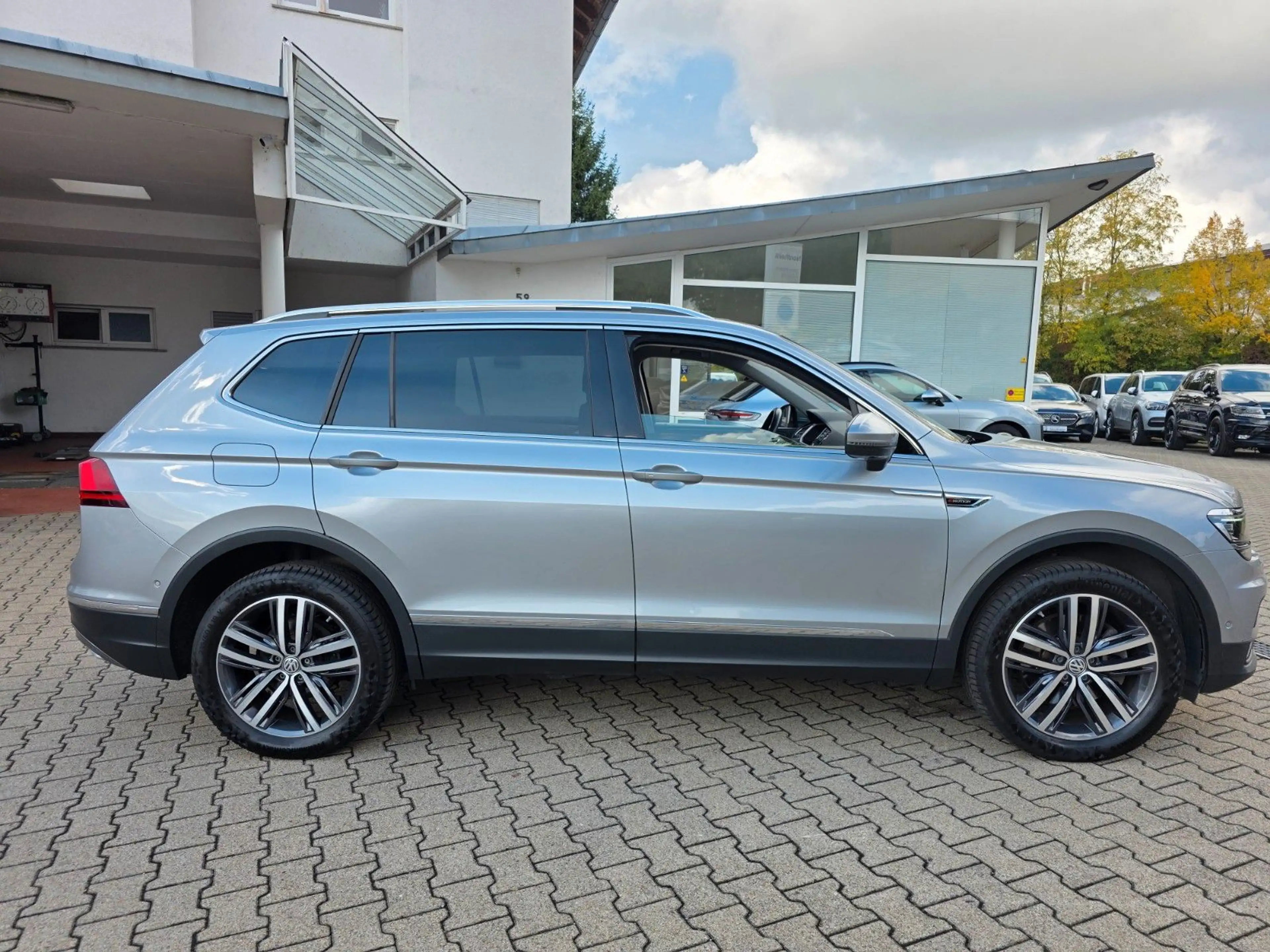 Volkswagen Tiguan Allspace Tiguan 2.0 TSI Allspace Highline 4Motion 7-Sitze — photo 8