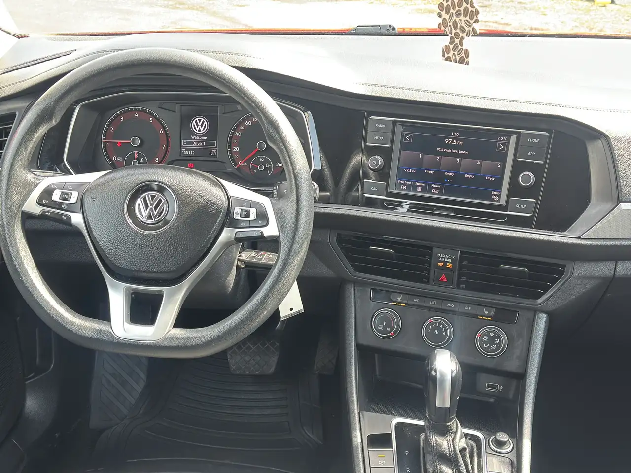 Volkswagen Jetta снимка Volkswagen Jetta
