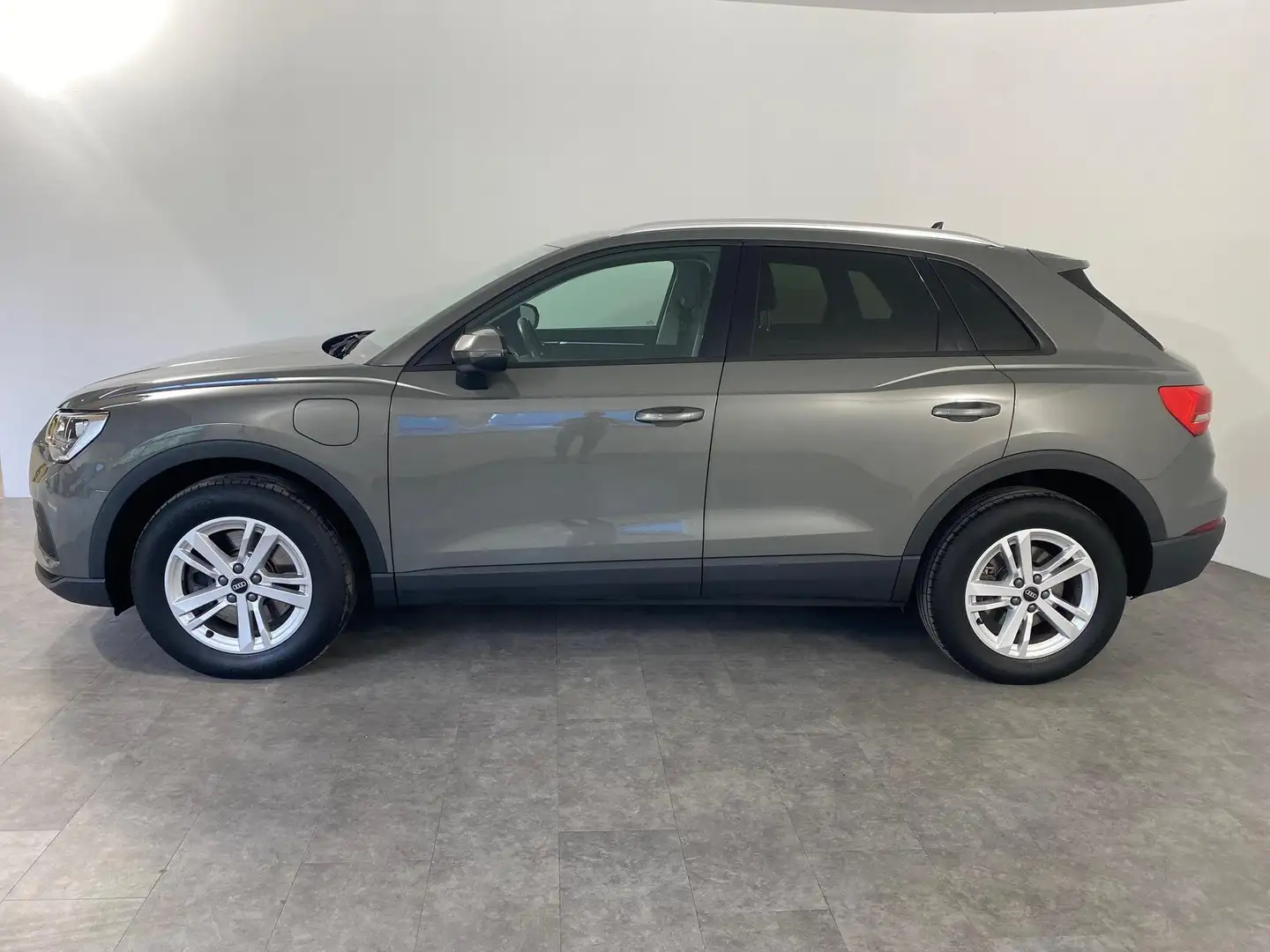 Audi Q3 45 1.4 TFSI e LED*ACC*NAVI 110 kW (150 PS), Aut... Grau - 2