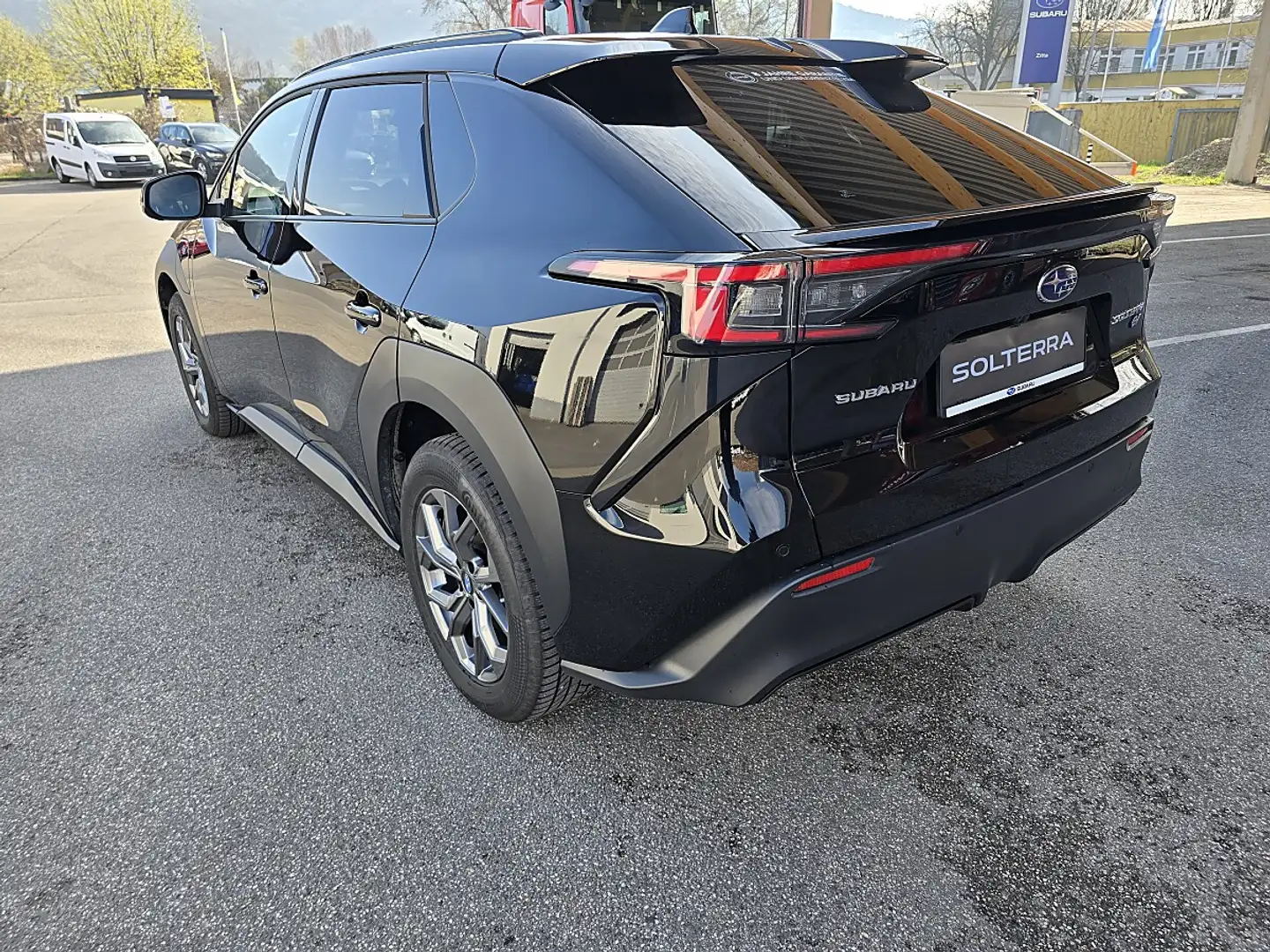 Subaru Solterra E-xperience+ 71,4kWh AWD Schwarz - 2