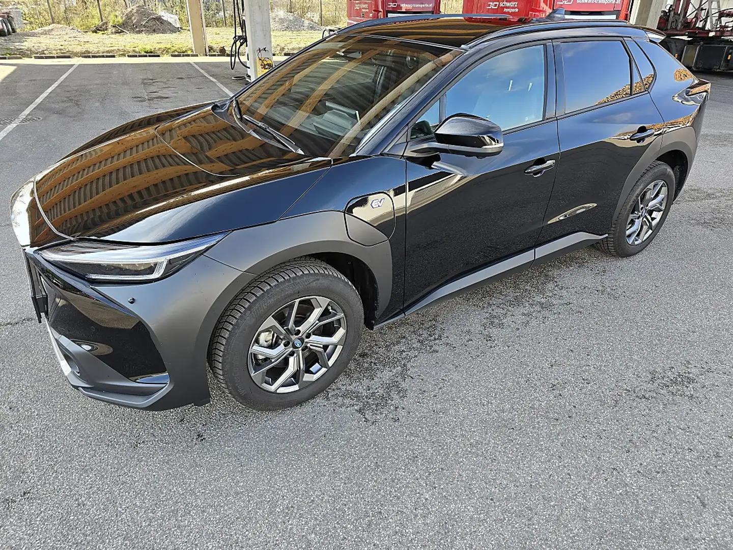 Subaru Solterra E-xperience+ 71,4kWh AWD Schwarz - 1