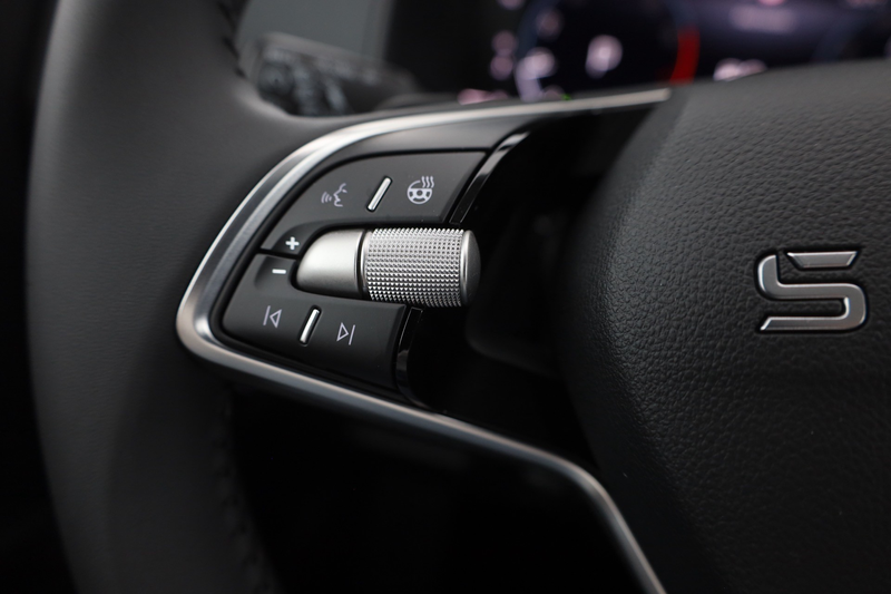 Skoda Karoq 1.5 TSI DSG LED Navi Kamera AHK — photo 17