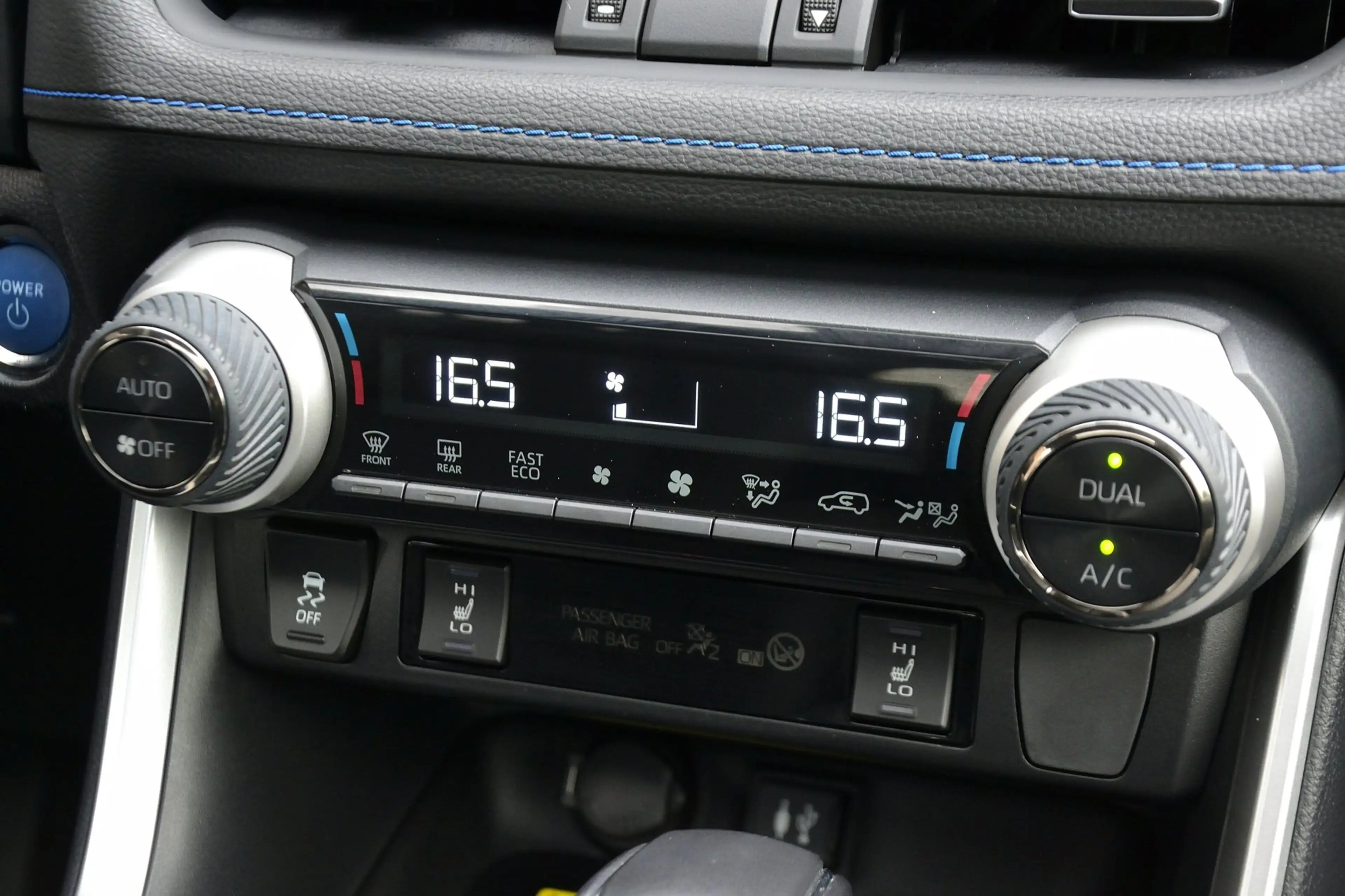 Toyota RAV 4 2.5 Hybrid Bi-Tone | Panoramadak | Trekhaak | Acht — photo 17