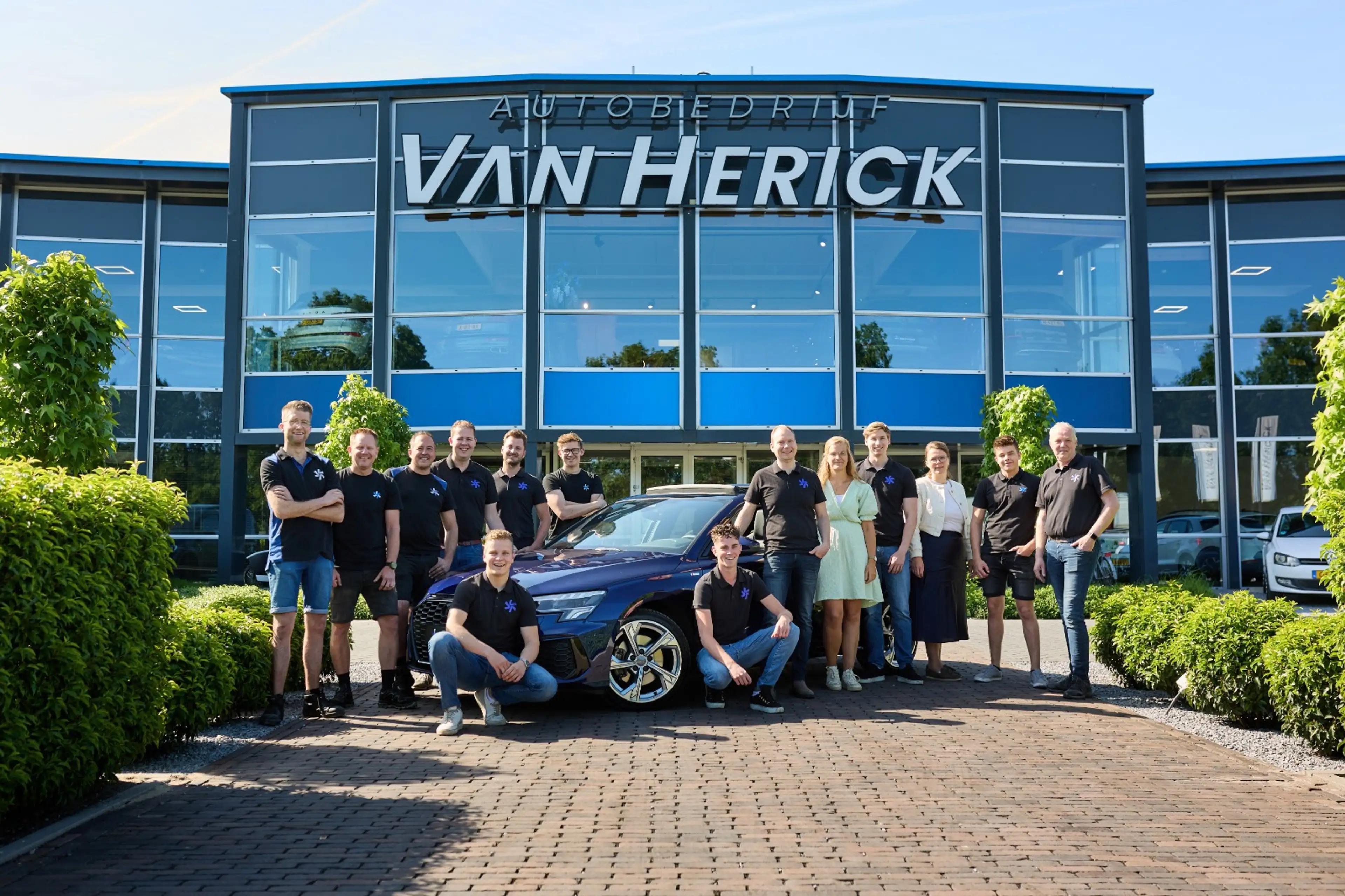 Toyota RAV 4 2.5 Hybrid Bi-Tone | Panoramadak | Trekhaak | Acht — photo 25