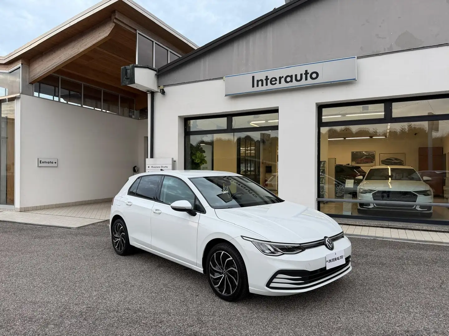 Volkswagen Golf Golf VIII 2020 1.0 etsi evo Life 110cv dsg Bianco - 2