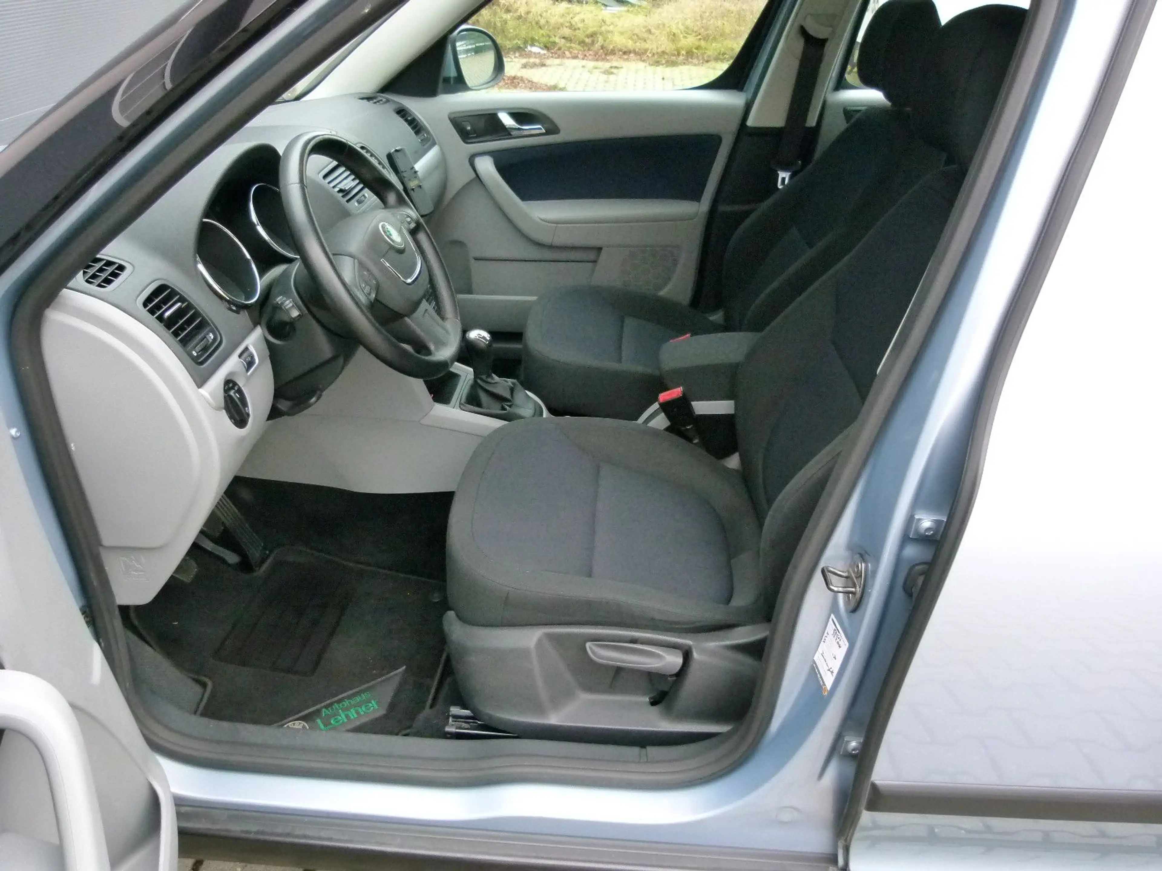 Skoda Yeti Alu AHK PDC Navi Tempomat Klima — photo 8