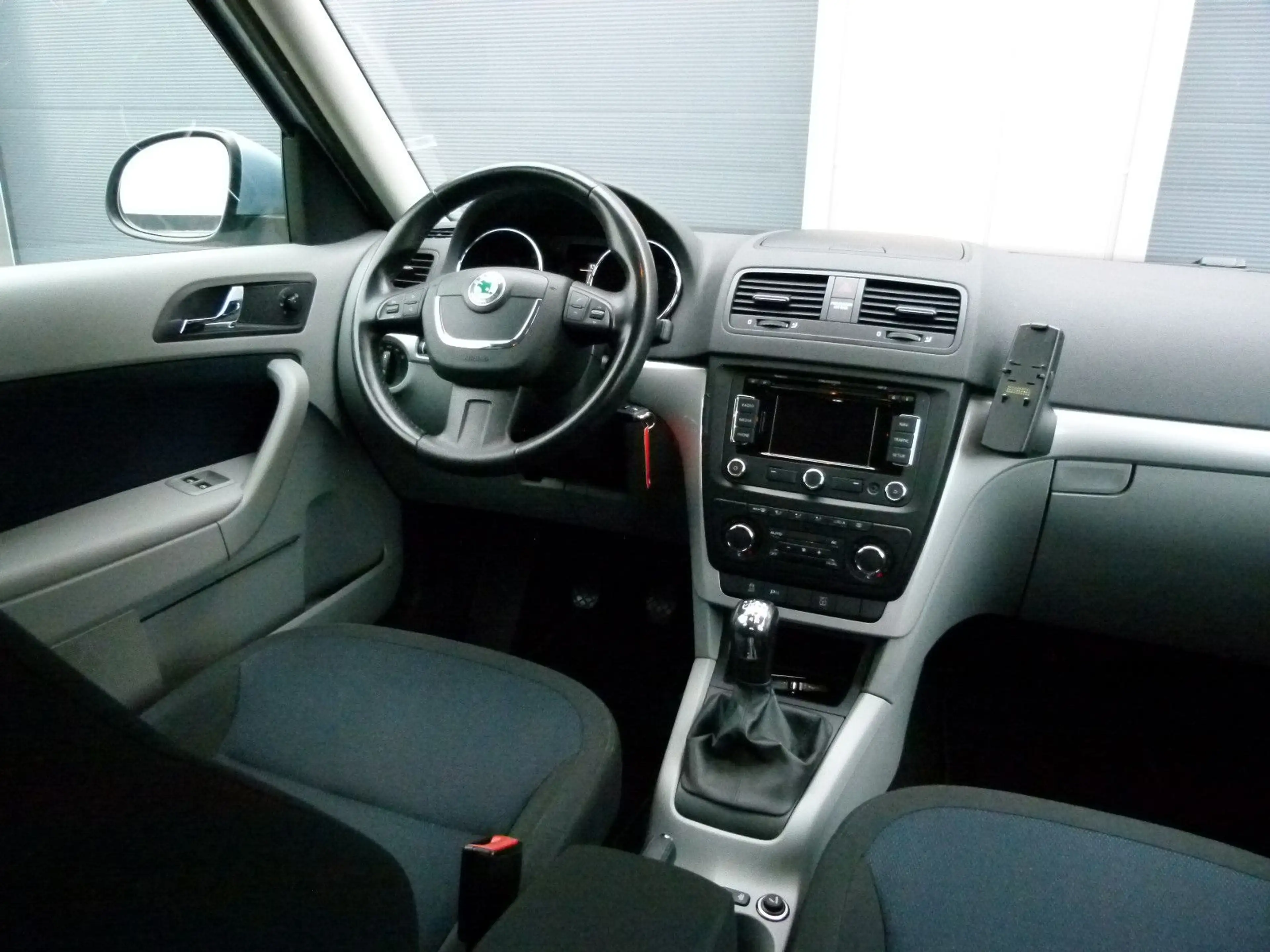 Skoda Yeti Alu AHK PDC Navi Tempomat Klima — photo 9