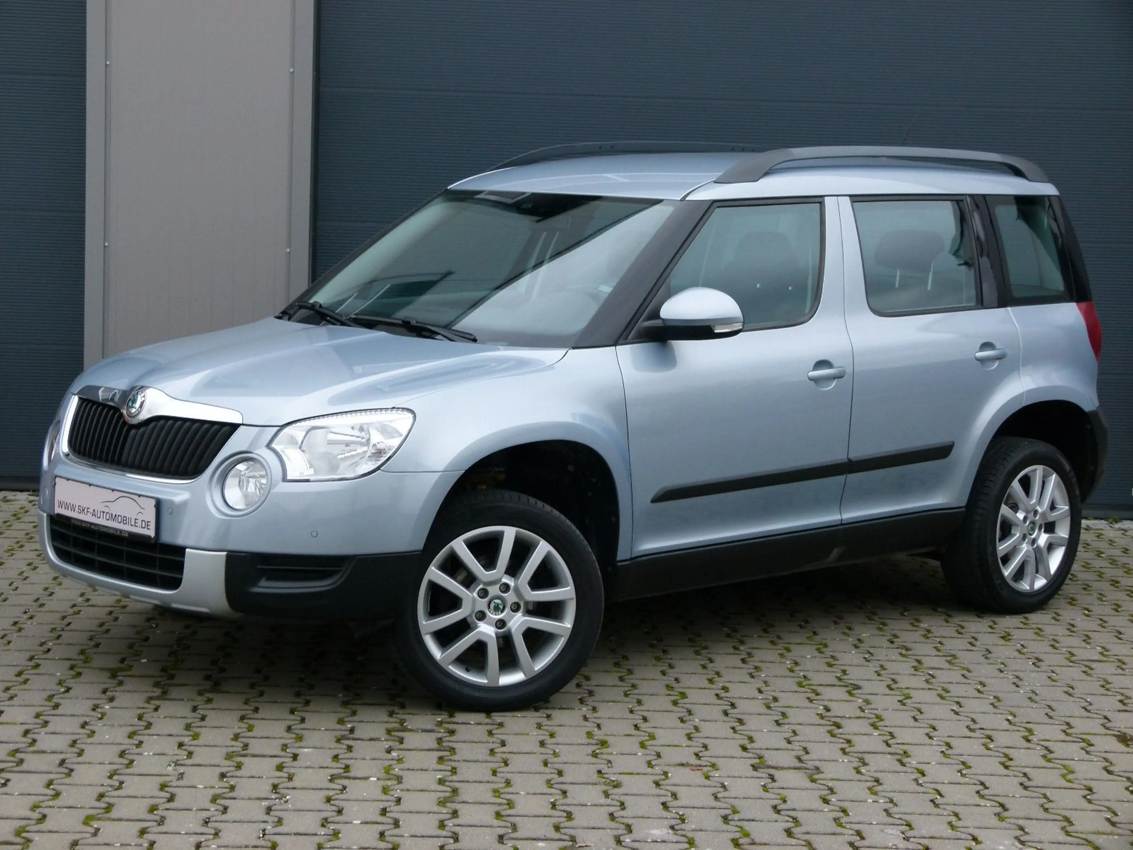 Skoda Yeti Alu AHK PDC Navi Tempomat Klima