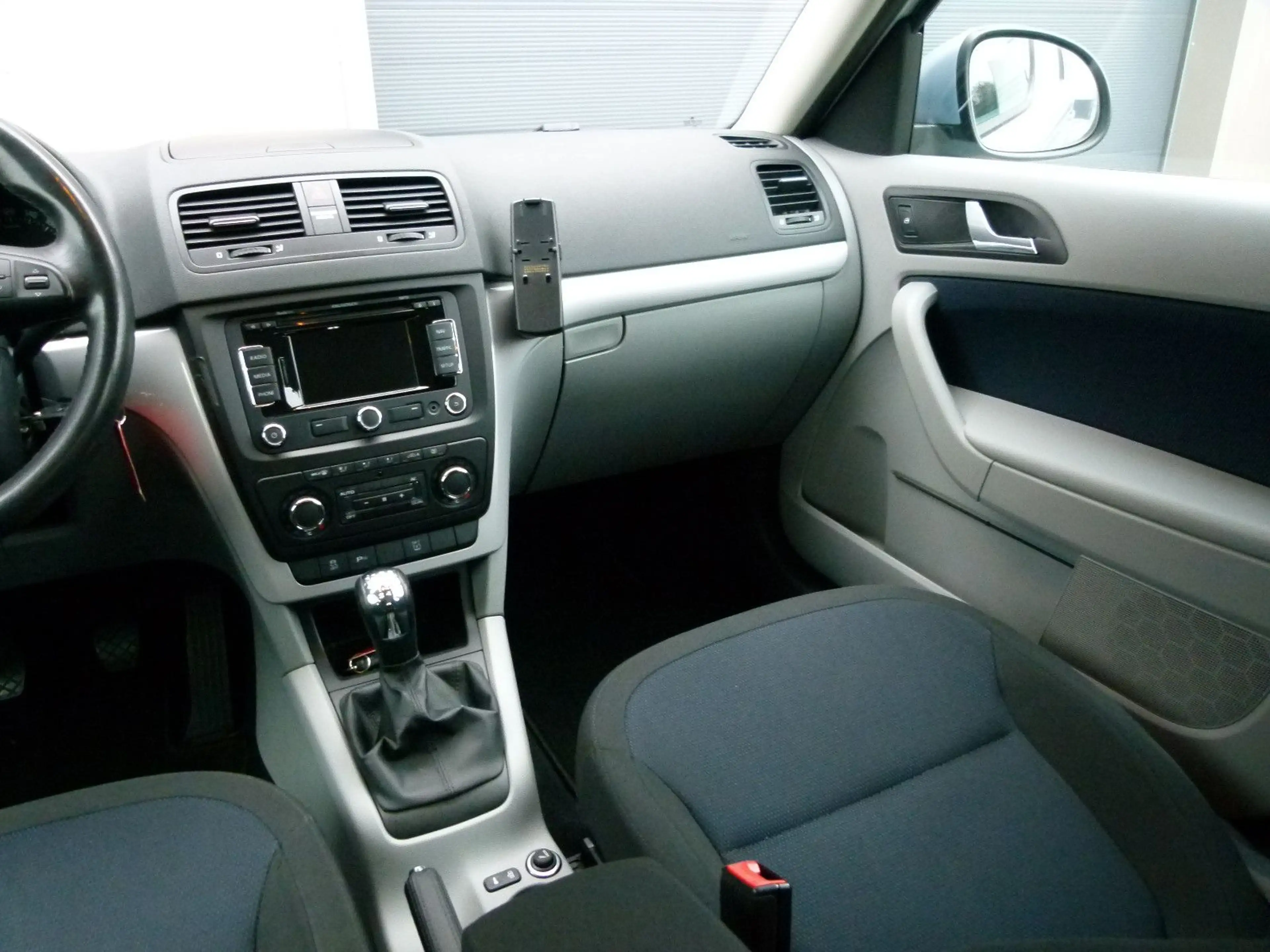 Skoda Yeti Alu AHK PDC Navi Tempomat Klima — photo 11