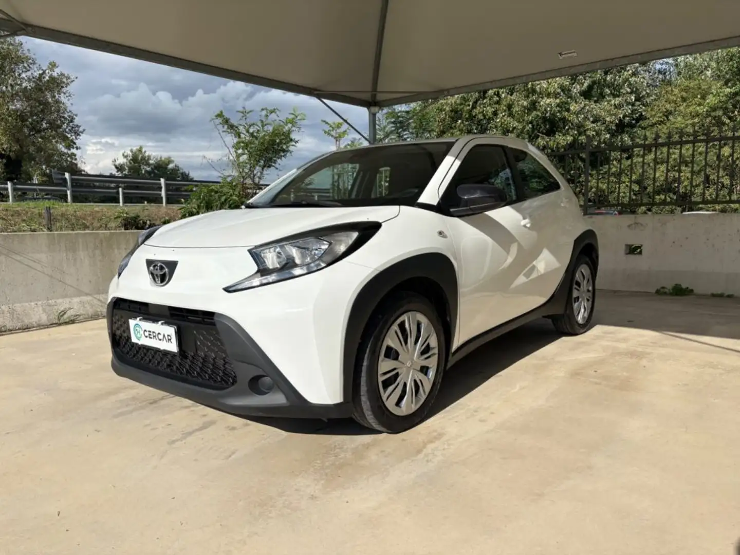 Toyota Aygo X 1.0 VVT-i 72 CV 5 PORTE CAMBIO AUTOMATICO OK NEOP Blanc - 1