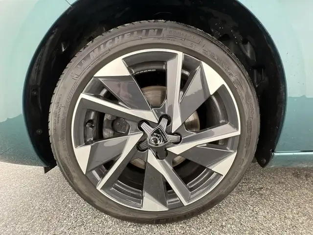 Peugeot 308 view 6