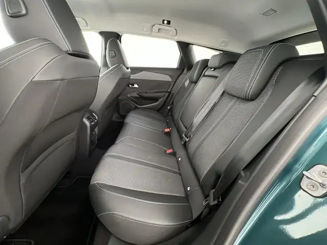Peugeot 308 view 9