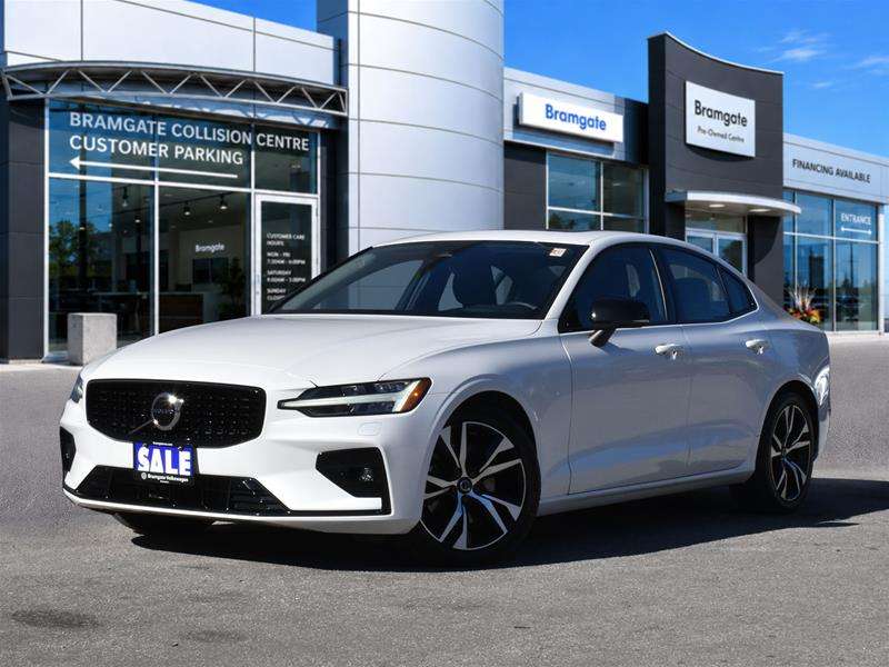 2024 Volvo S60 B5 AWD Core Dark Theme