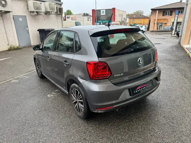 Volkswagen Polo view 5