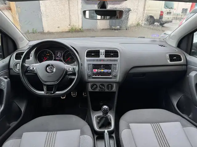 Volkswagen Polo view 13