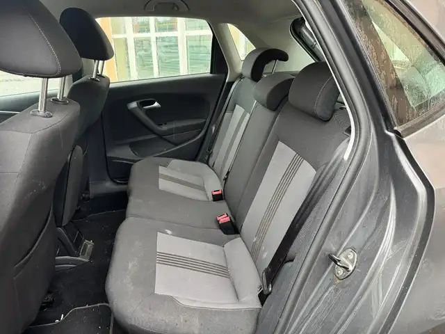 Volkswagen Polo view 12