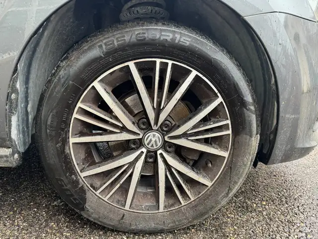Volkswagen Polo view 9