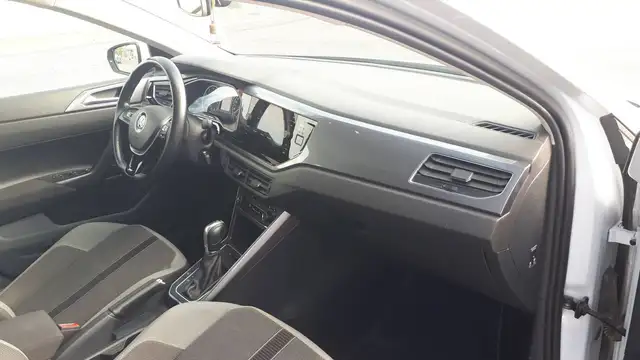 Volkswagen Polo view 10
