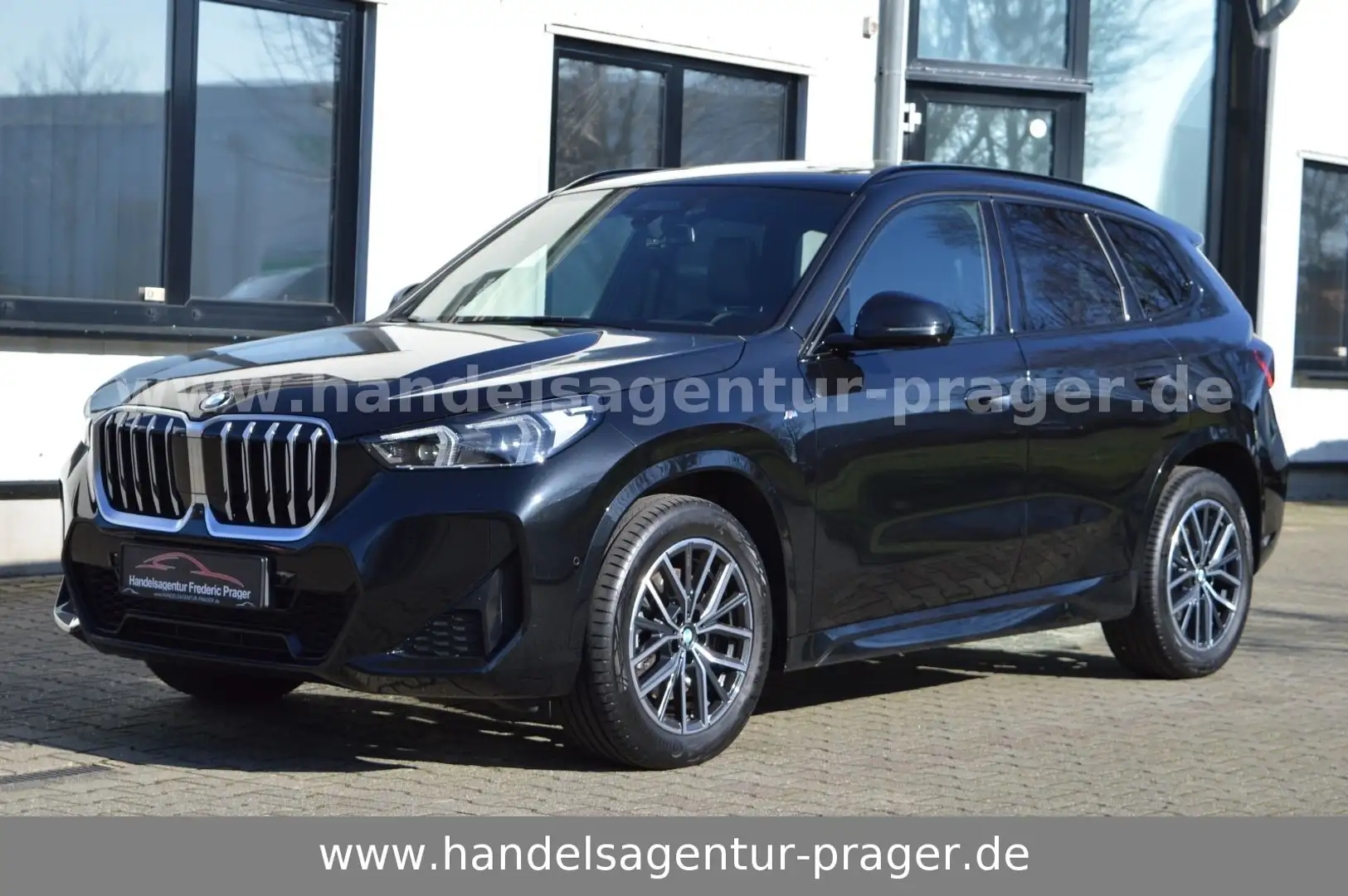 BMW X1 23dA xDrive M Sport Leder Pano ACC H/K HUD Schwarz - 1