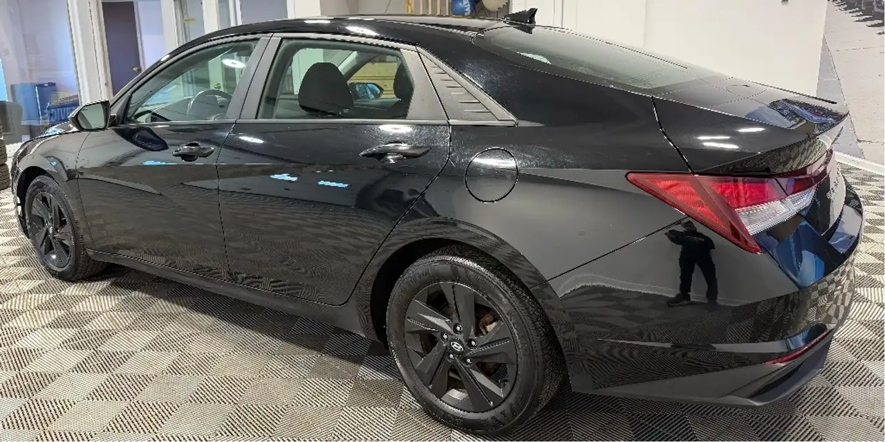Hyundai ELANTRA снимка Hyundai ELANTRA