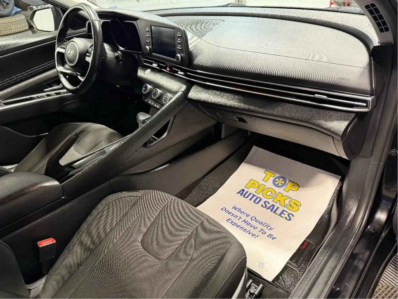 Hyundai ELANTRA снимка Hyundai ELANTRA