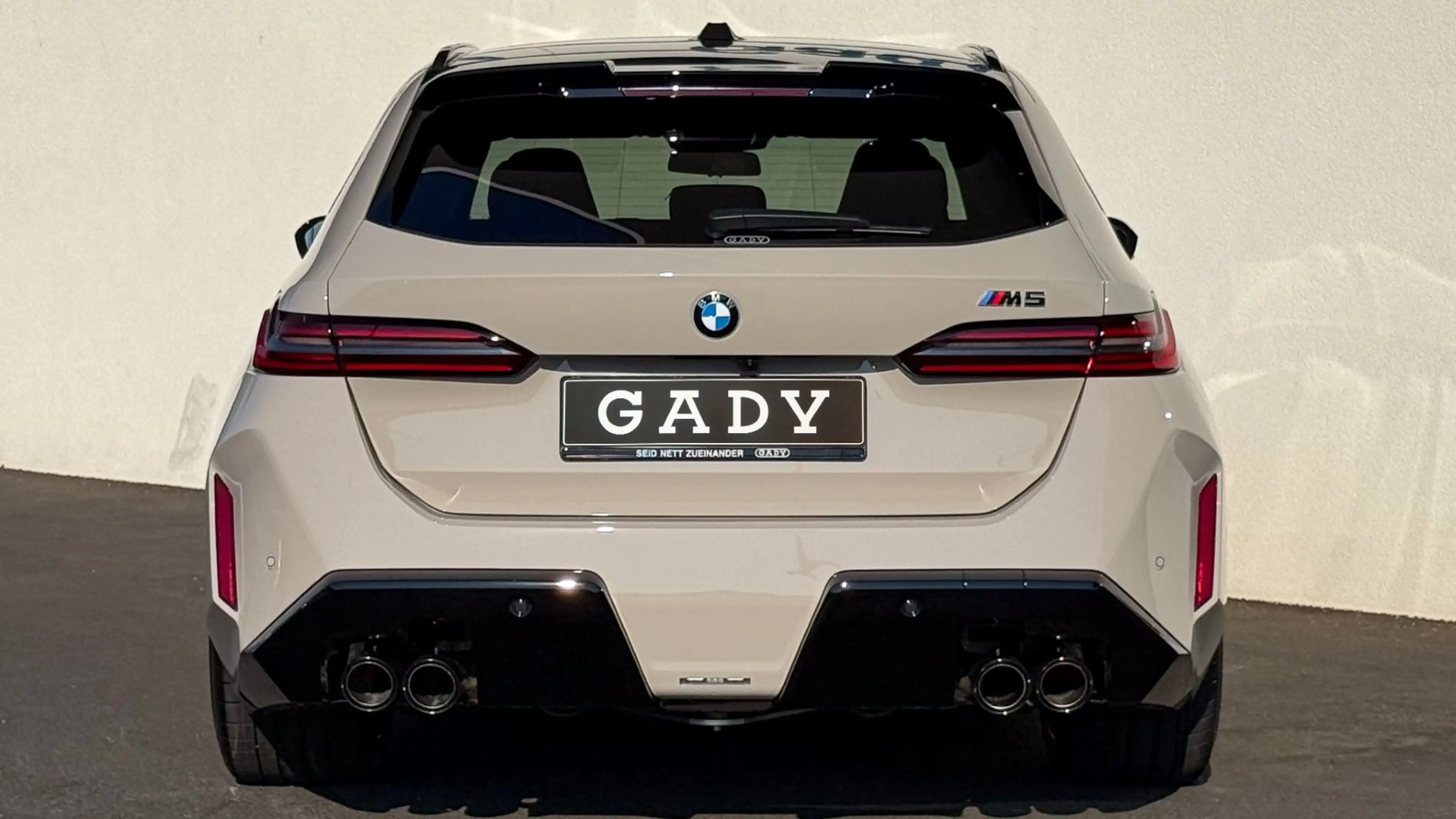 BMW M5 — photo 5