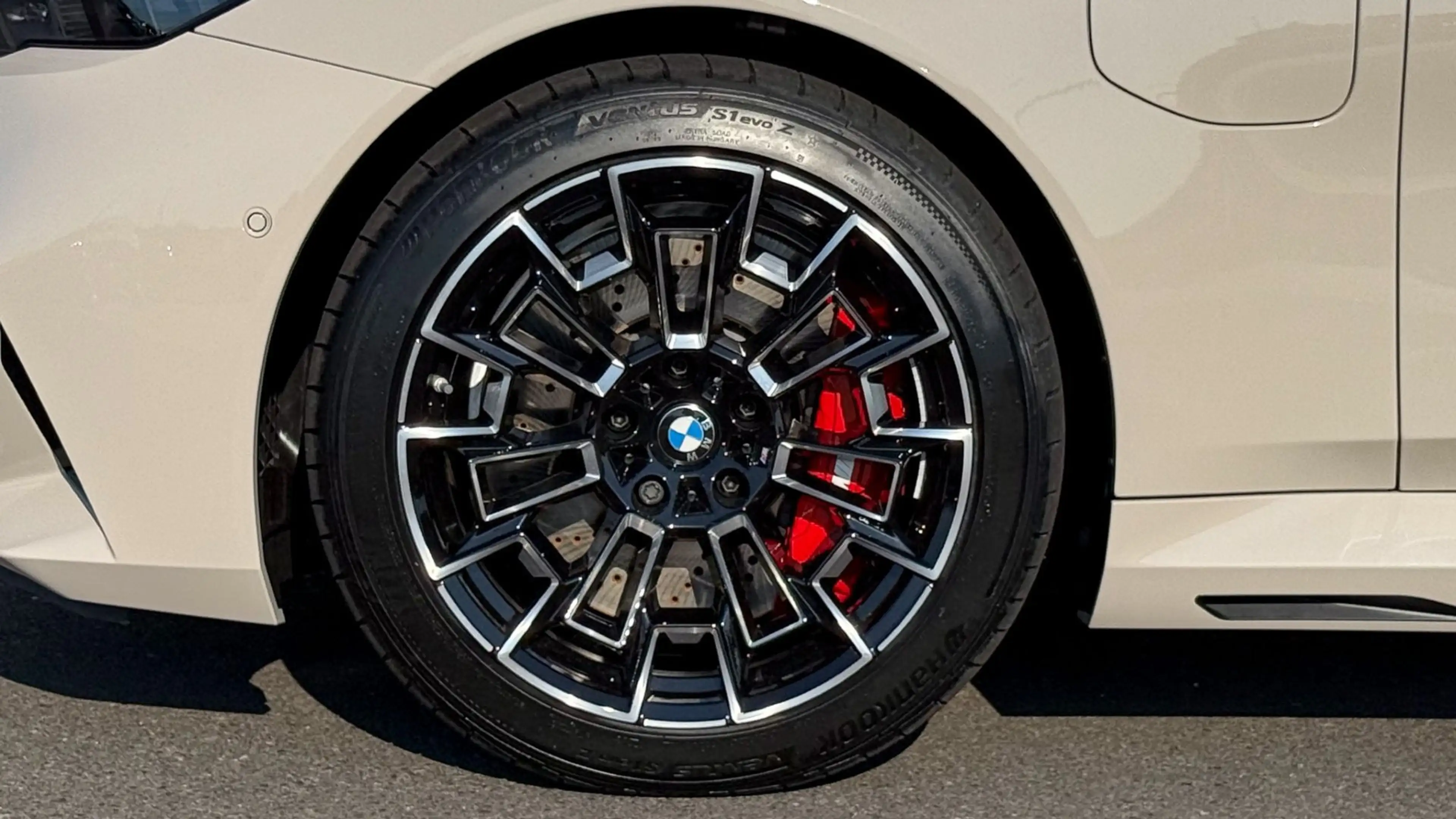 BMW M5 — photo 7