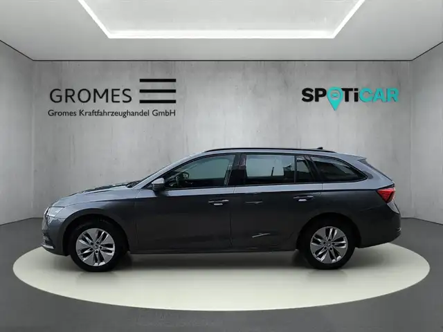Skoda Octavia view 6