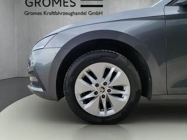 Skoda Octavia view 11
