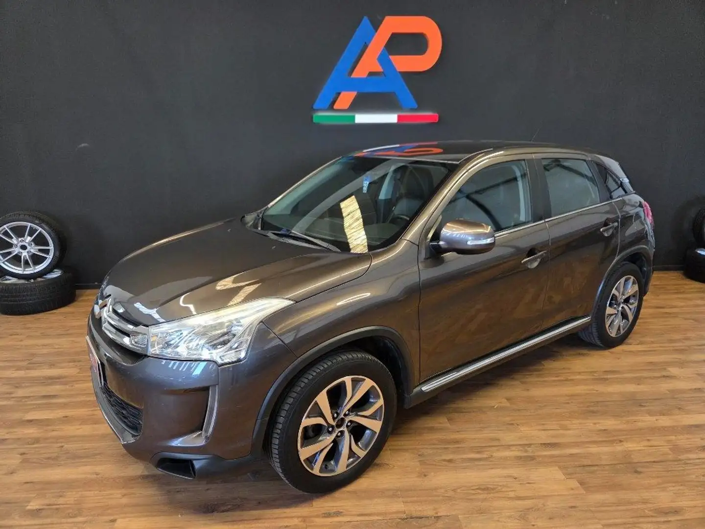 Citroen C4 Aircross 1.6 HDi 115 Stop&Start 2WD Attraction Бронзовый - 2