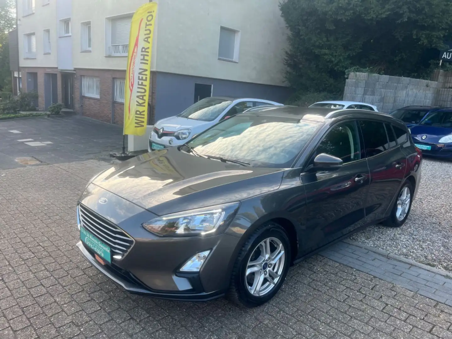 Ford Focus Turnier Cool & Connect*TÜV NEU*1 HAND*TOP* Braun - 1