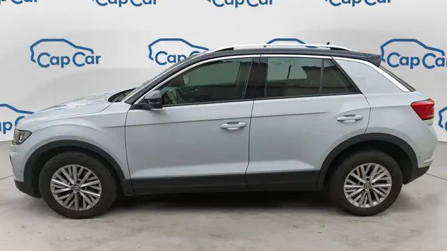 Volkswagen T-Roc view 2