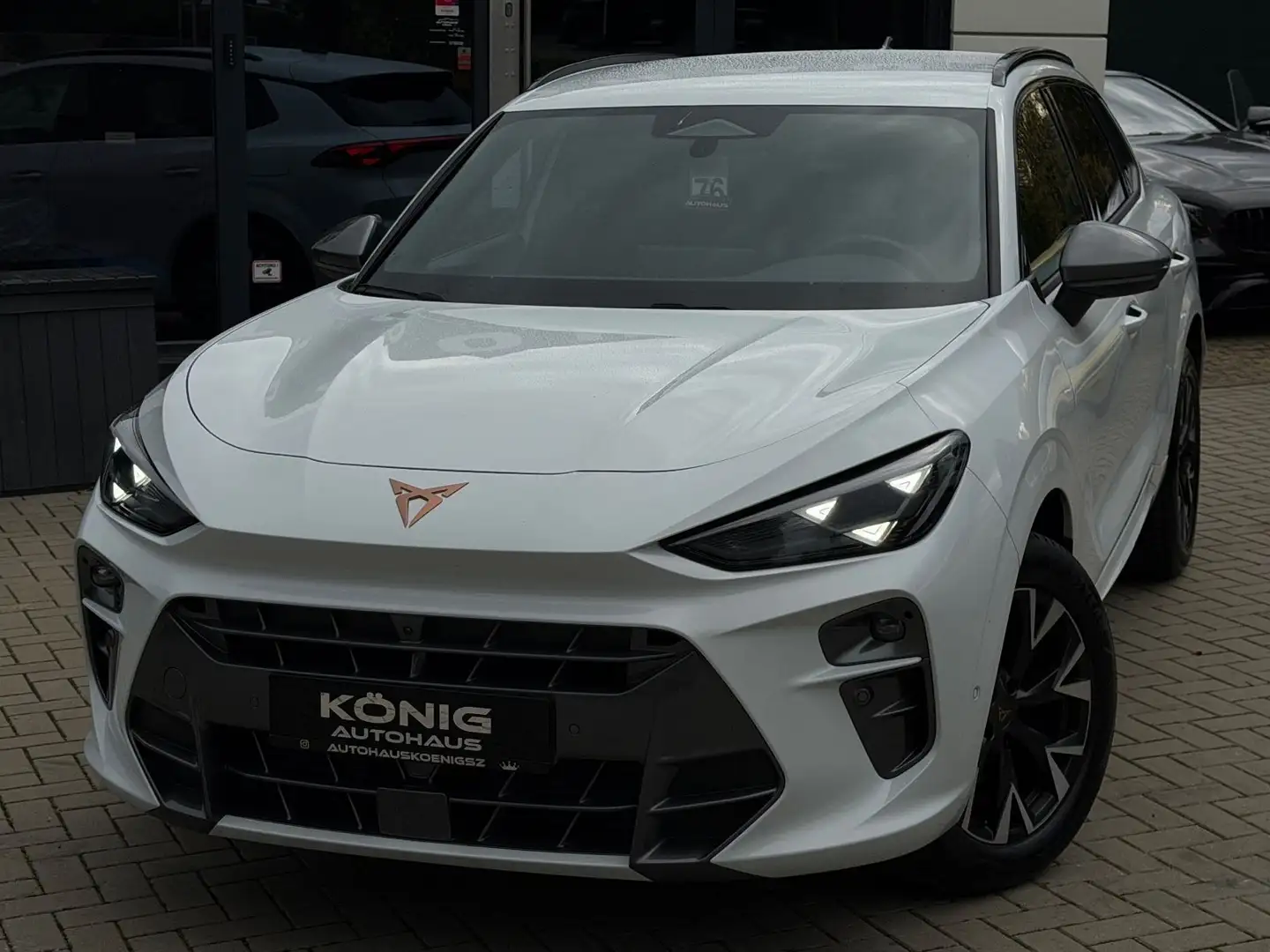 CUPRA Terramar 1.5 eTSI *DSG*EDGE*DIG-DRIVE*H-UP*360° Weiß - 2