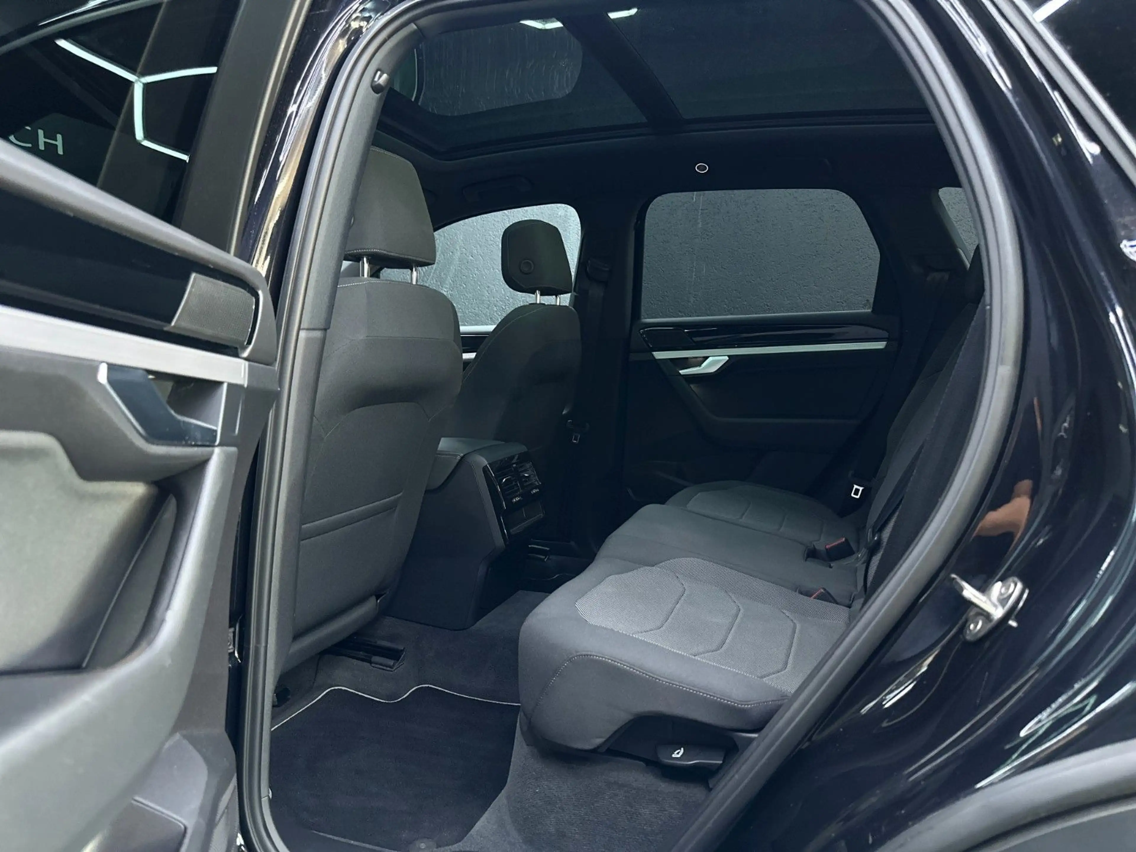 Volkswagen Touareg TOUAREG*4M*DIGITALDISPLAY*HUD*PANO*LUFT**KAMERA* — photo 12