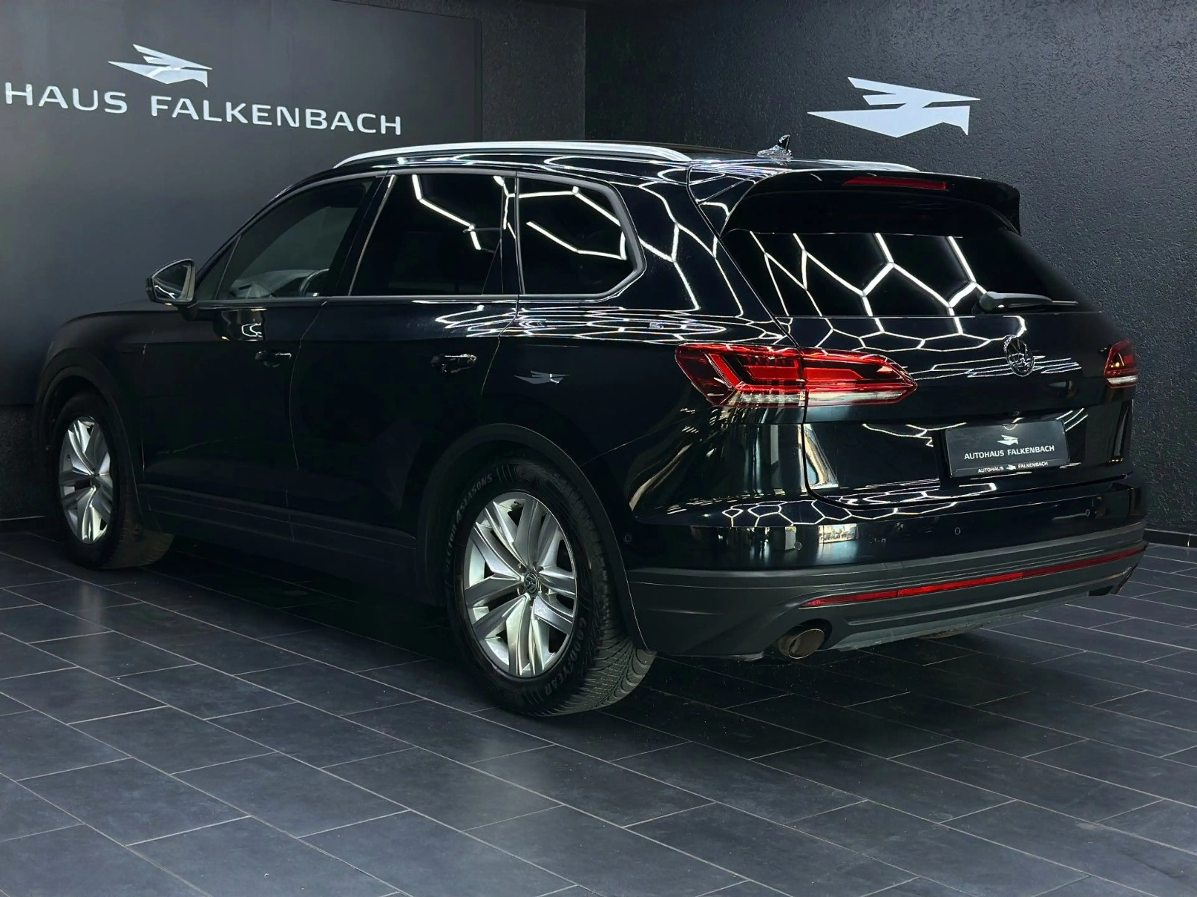 Volkswagen Touareg TOUAREG*4M*DIGITALDISPLAY*HUD*PANO*LUFT**KAMERA* — photo 4