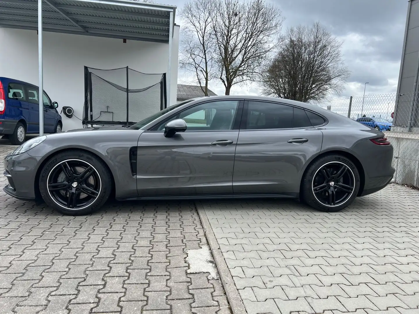 Porsche Panamera 4S 111-PUN*BOSE*CHRONO*SPORTABGAS*LUFTF Grau - 2