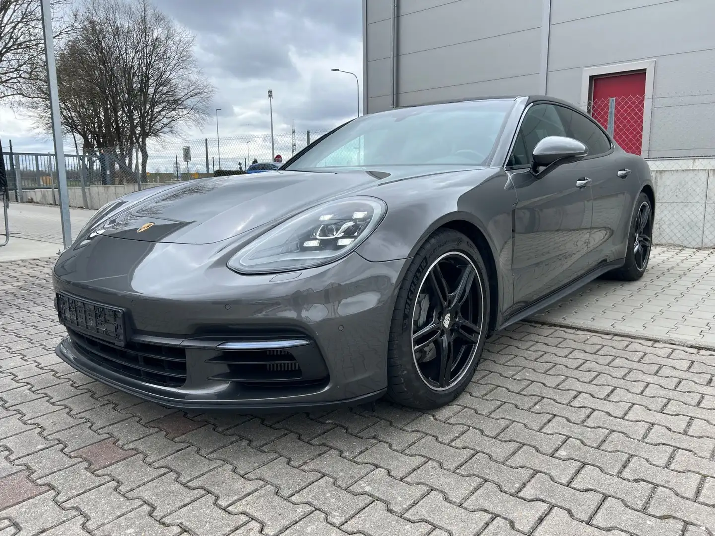Porsche Panamera 4S 111-PUN*BOSE*CHRONO*SPORTABGAS*LUFTF Grau - 1