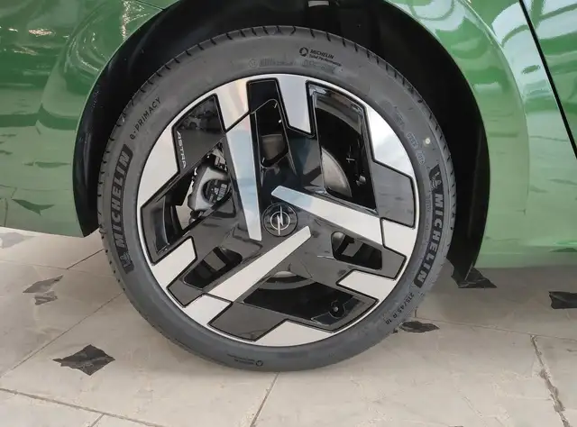 Opel Astra view 8