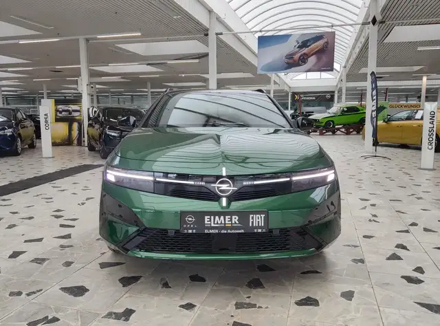 Opel Astra view 2