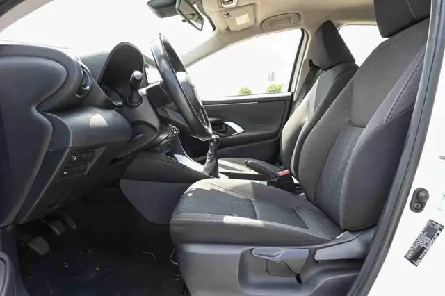 Toyota Yaris view 9