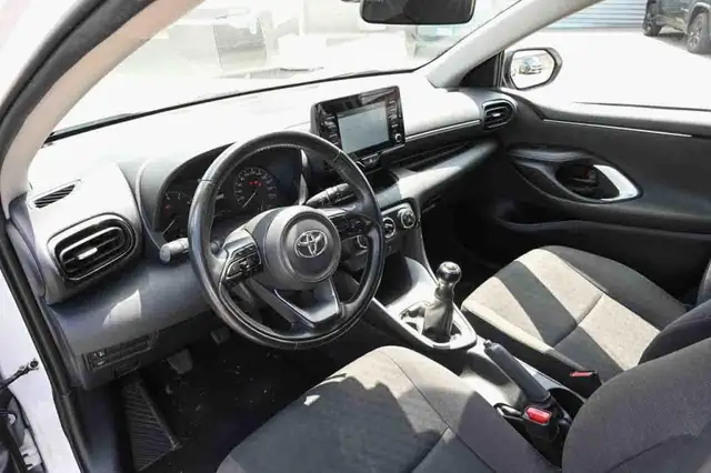 Toyota Yaris view 8